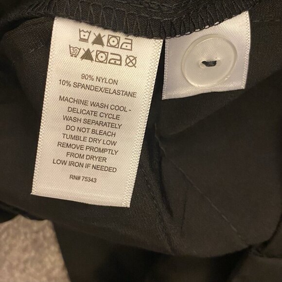 Tommy Bahama Active Womens Shorts 8" Bermuda Black Zip Front Pockets Size XS NWT - Picture 15 of 16